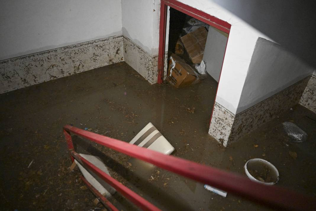 Başkenti sel vurdu evler sular altında kaldı - Resim: 6