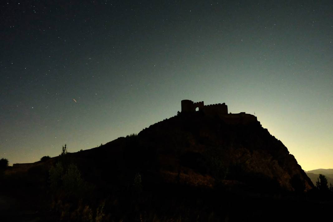 700 yıllık Kov Kalesi'nde perseid meteor yağmuru - Resim: 1