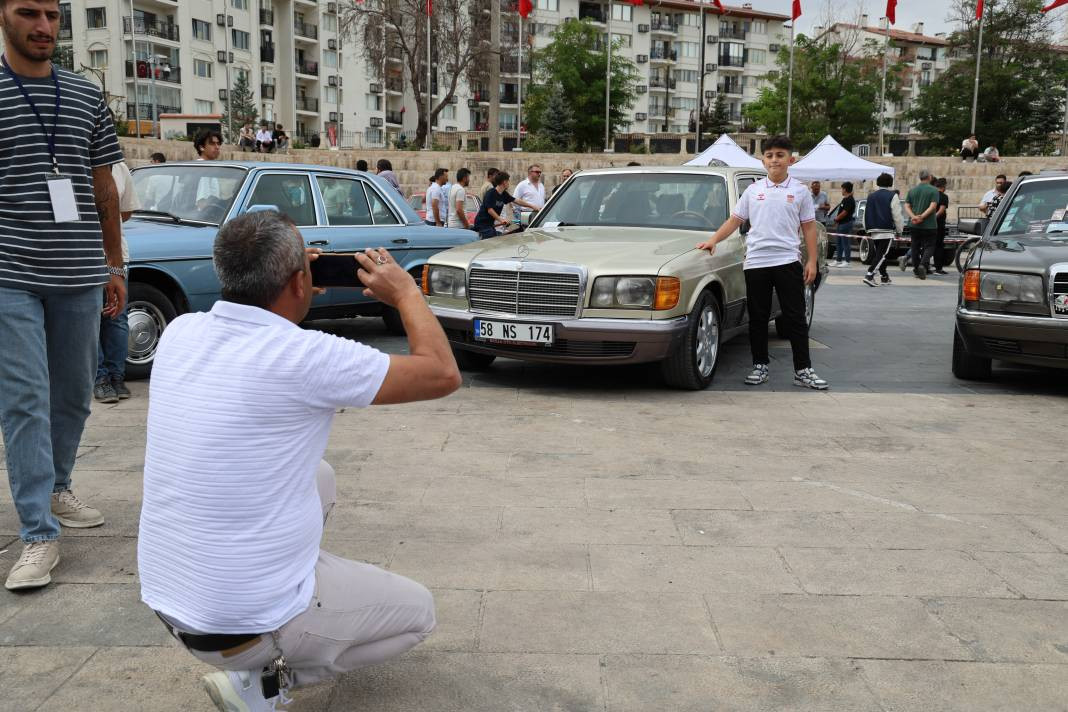 Yıllara meydan okuyan klasik otomobiller görücüye çıktı! - Resim: 7