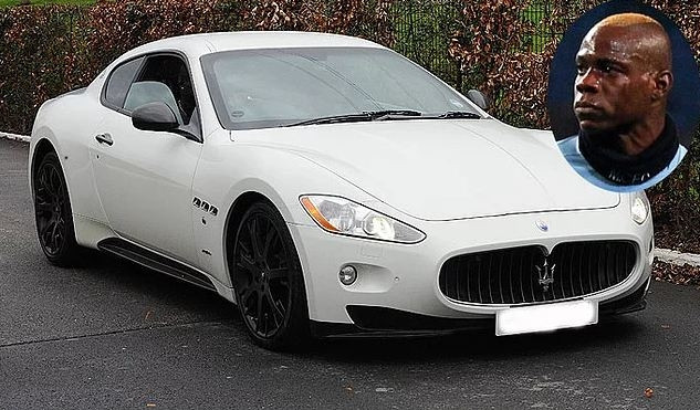 Yeşil sahaların yaramaz çocuğu Balotelli ve çılgınlıkları - Resim: 14