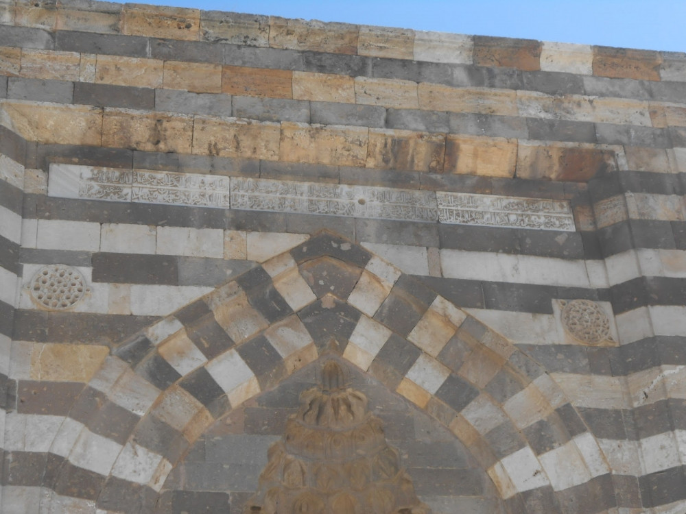 Astronominin doğduğu yer: Cacabey Medresesi - Resim: 10