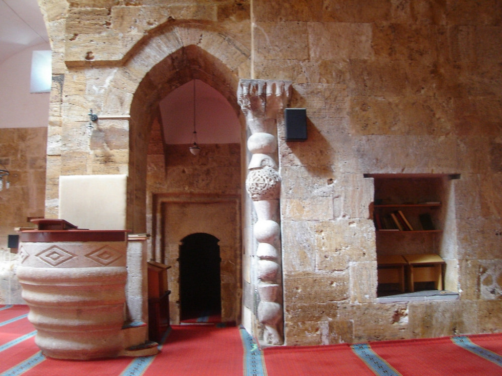 Astronominin doğduğu yer: Cacabey Medresesi - Resim: 8