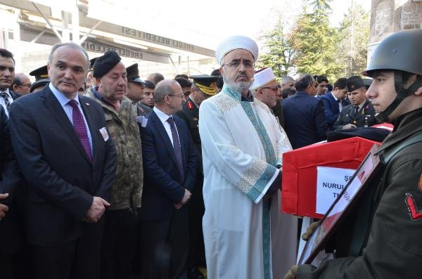 Konyalı şehidi son yolculuğuna 10 bin kişi uğurladı - Resim: 4