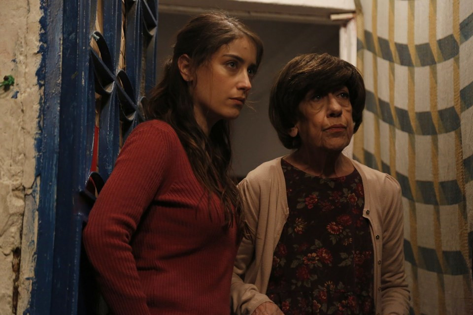 Ayşen Gruda fotoğrafları - Resim: 15