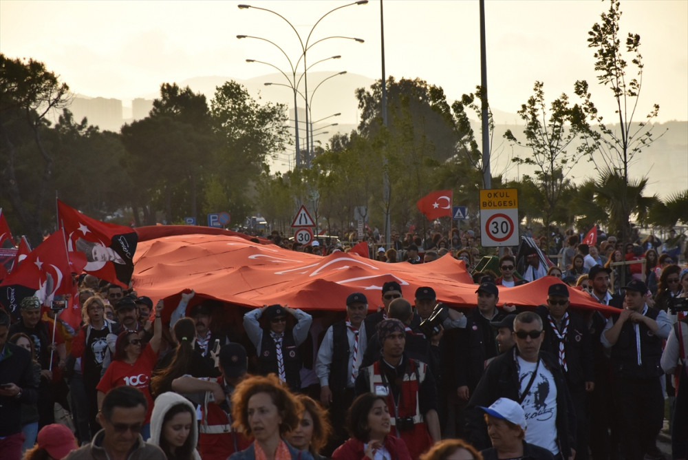 19 Mayıs Samsun'da coşkuyla kutlandı - Resim: 2