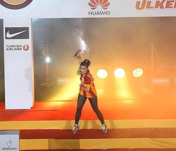 Galatasaray'ın şampiyonluğu ünlüler dünyasında geniş yankı buldu - Resim: 8