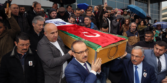 Ceren Özdemir son yolculuğuna uğurlandı! Gözyaşları sel oldu - Resim: 14