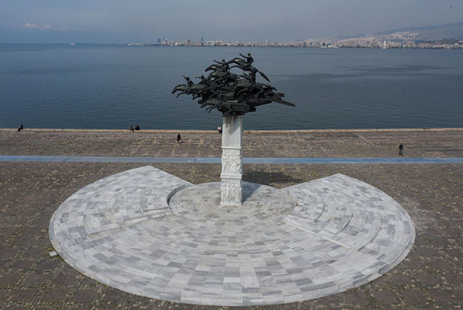 İzmir'de hayat durdu - Resim: 7