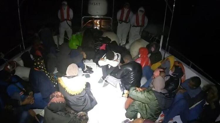 Yunan vahşetini İngiliz gazetesi haberleştirdi. Her fırsatta insanlık dersi veren Avrupa nerede. 2 bin mülteci Avrupa yolunda öldü - Resim: 11