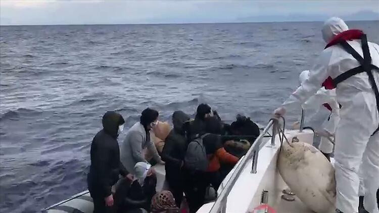 Yunan vahşetini İngiliz gazetesi haberleştirdi. Her fırsatta insanlık dersi veren Avrupa nerede. 2 bin mülteci Avrupa yolunda öldü - Resim: 6