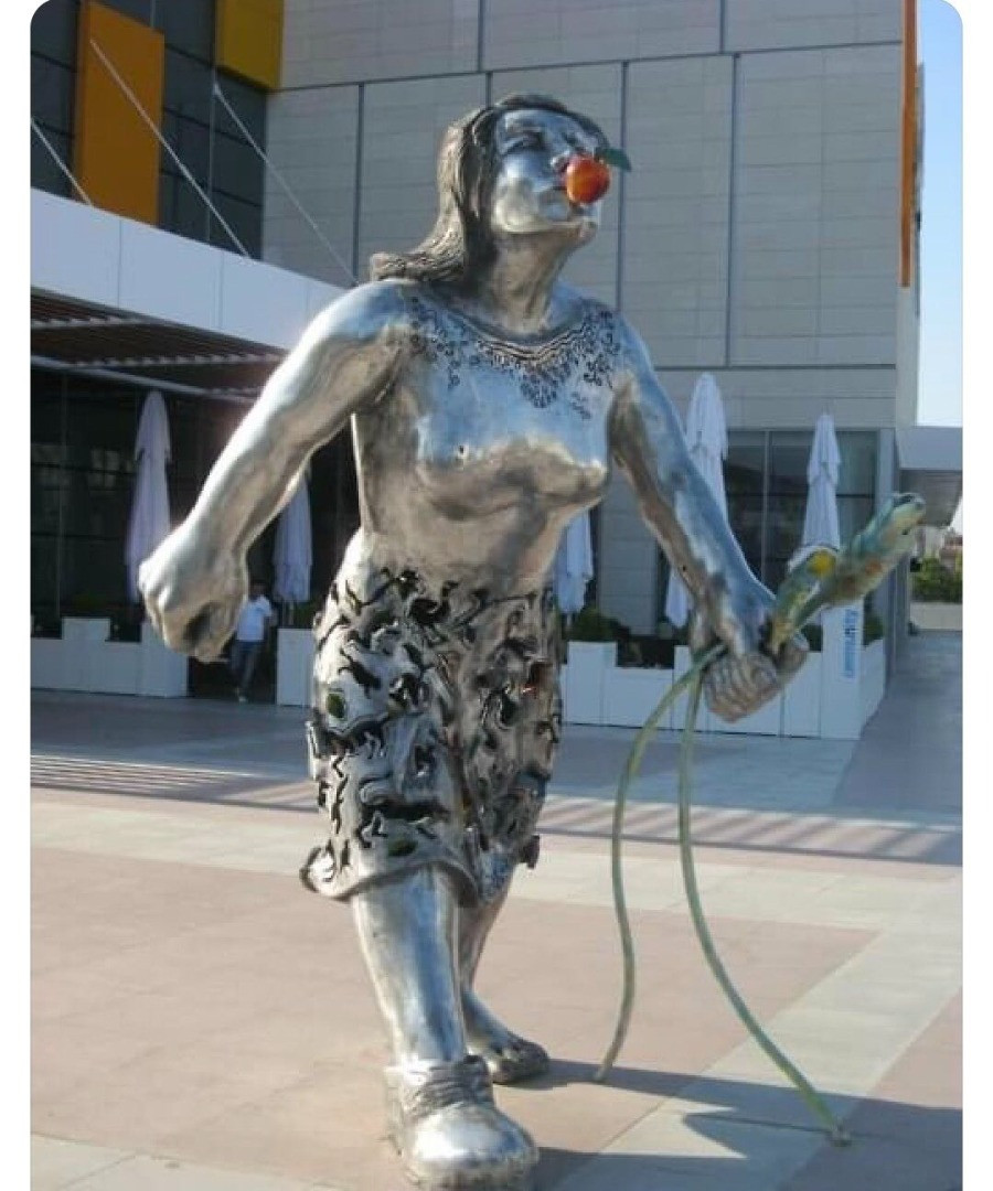 Hala Rönesans girememiş olmamıza neden olan heykeller. İçinden tombul çocuk çıkan karpuz heykeli ne ki - Resim: 9