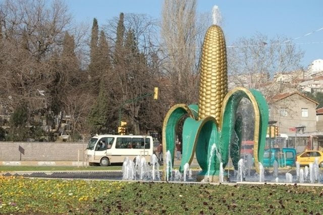 Hala Rönesans girememiş olmamıza neden olan heykeller. İçinden tombul çocuk çıkan karpuz heykeli ne ki - Resim: 20
