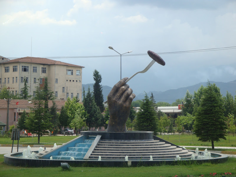 Hala Rönesans girememiş olmamıza neden olan heykeller. İçinden tombul çocuk çıkan karpuz heykeli ne ki - Resim: 17