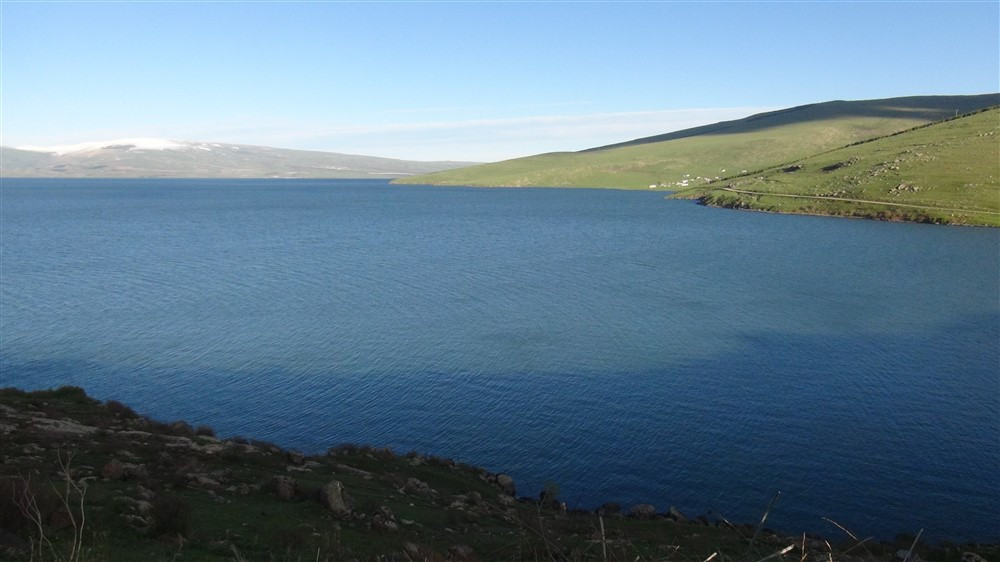 Doğa harikası Çıldır Gölü'nün manzarası görenleri büyülüyor - Resim: 8