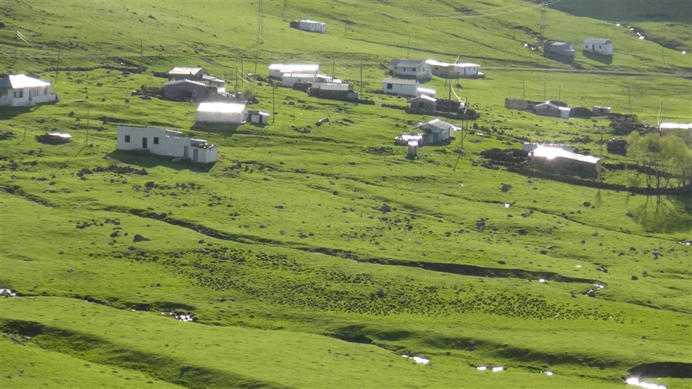 Doğa harikası Çıldır Gölü'nün manzarası görenleri büyülüyor - Resim: 4