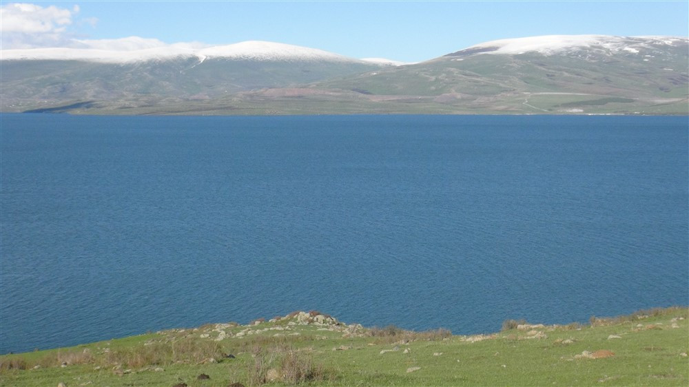 Doğa harikası Çıldır Gölü'nün manzarası görenleri büyülüyor - Resim: 1