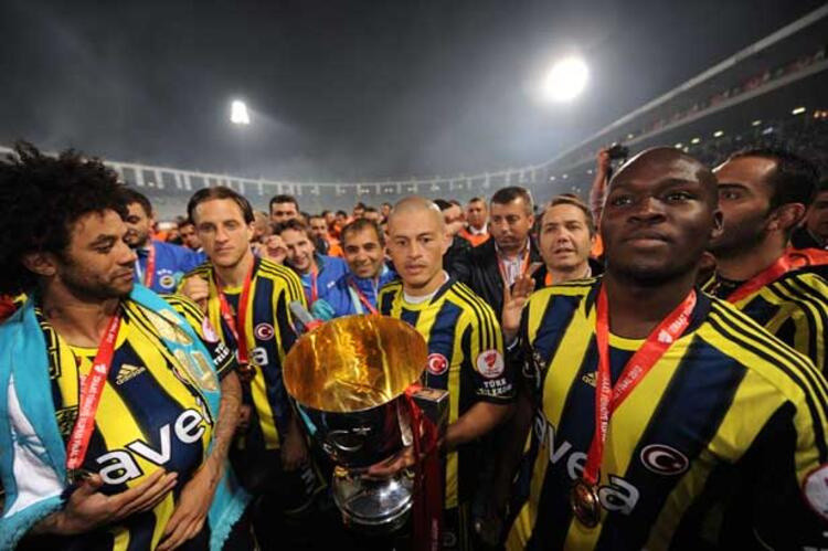 Yeni hoca bulundu yardımcısı ise Alex de Souza olacak! - Resim: 8