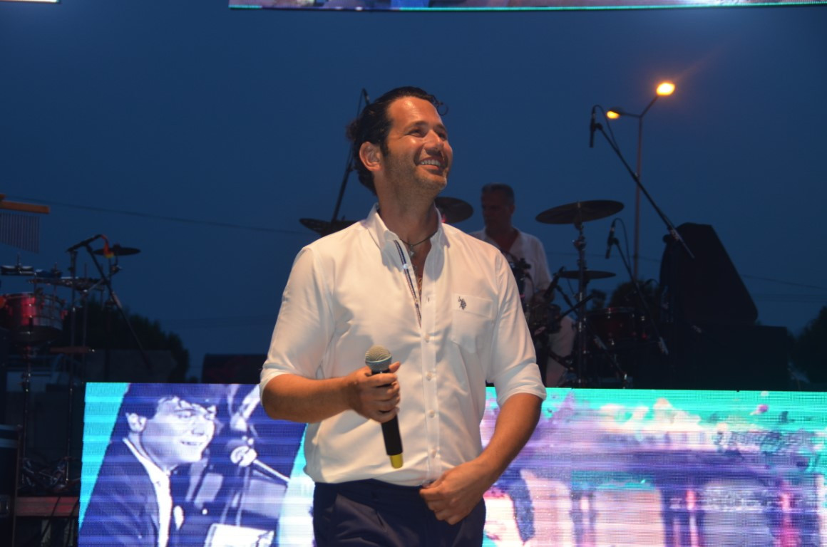 Ünlülerden engelliler yararına konser - Resim: 7