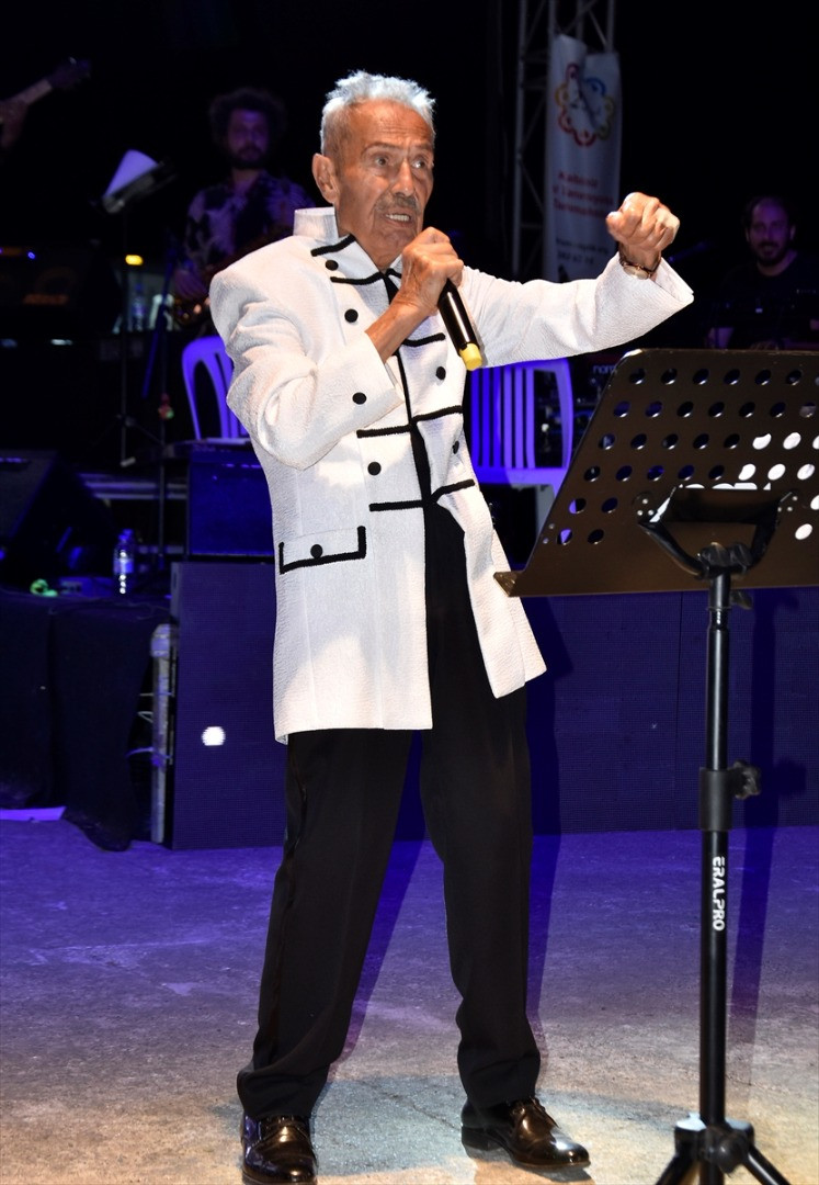 Ünlülerden engelliler yararına konser - Resim: 13