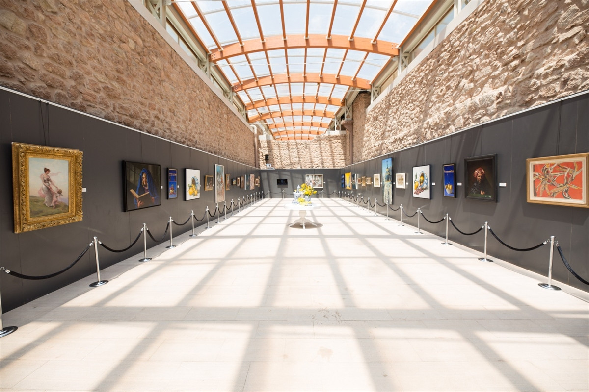 İshak Paşa Sarayı'nda İtalyan ressamların tabloları için sergi açıldı - Resim: 1