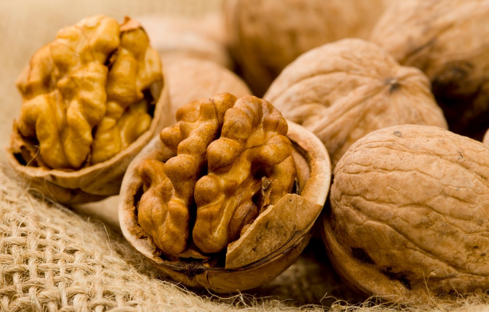 Cevizi 1 gece suda bekletmeniz yetiyor. Faydaları saymakla bitmiyor - Resim: 6