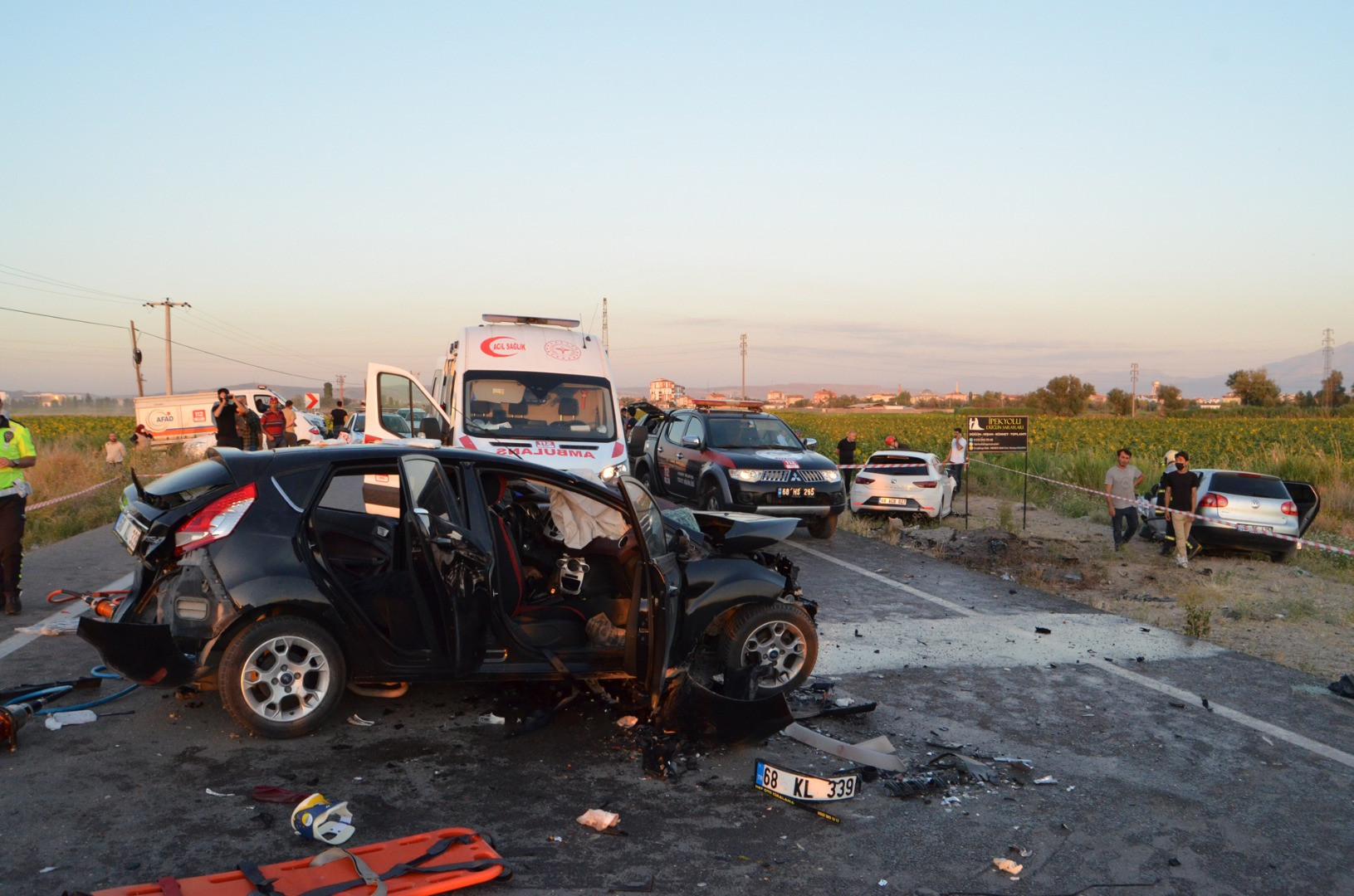 Aksaray'da katliam gibi kaza. Cadde kan gölüne döndü - Resim: 5