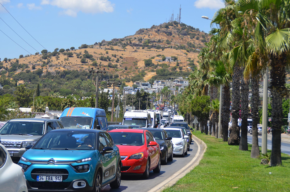 Bodrum'a 1 haftada 140 bin araç giriş yaptı - Resim: 14