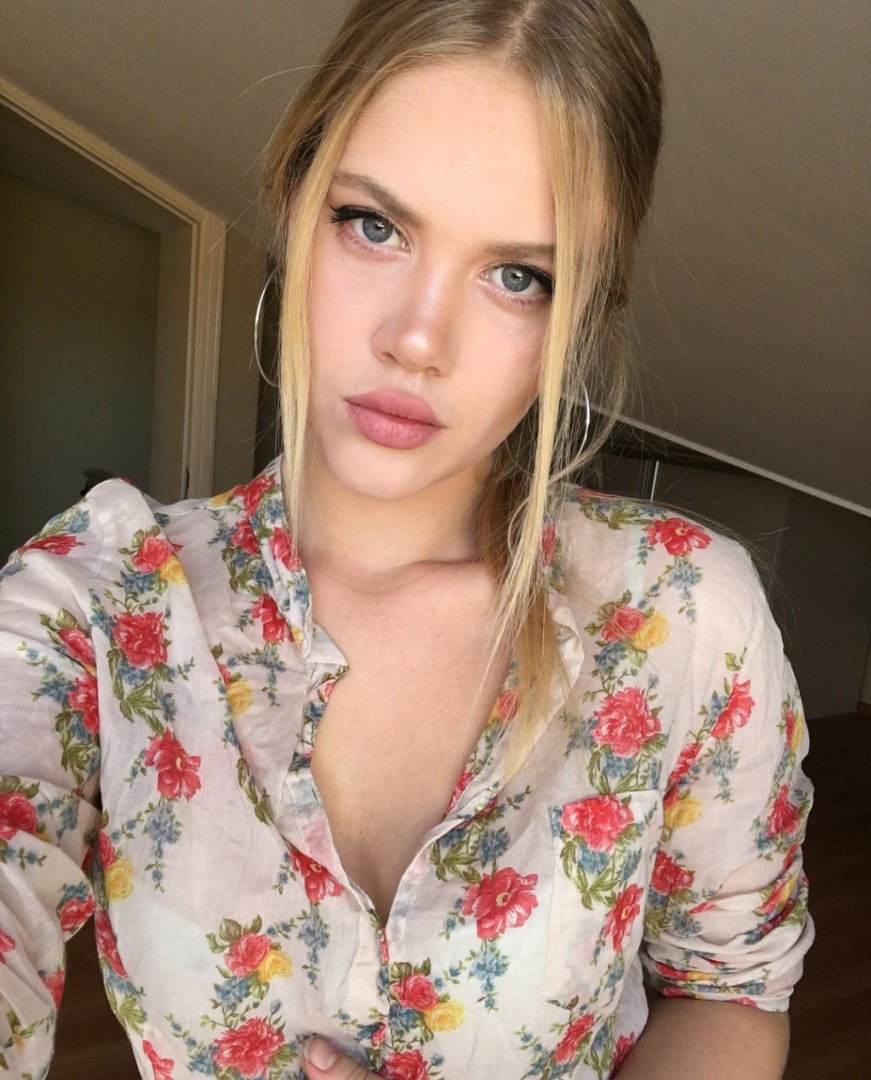 Serel Yereli'den bikini üstü yerine ilginç tercih - Resim: 8