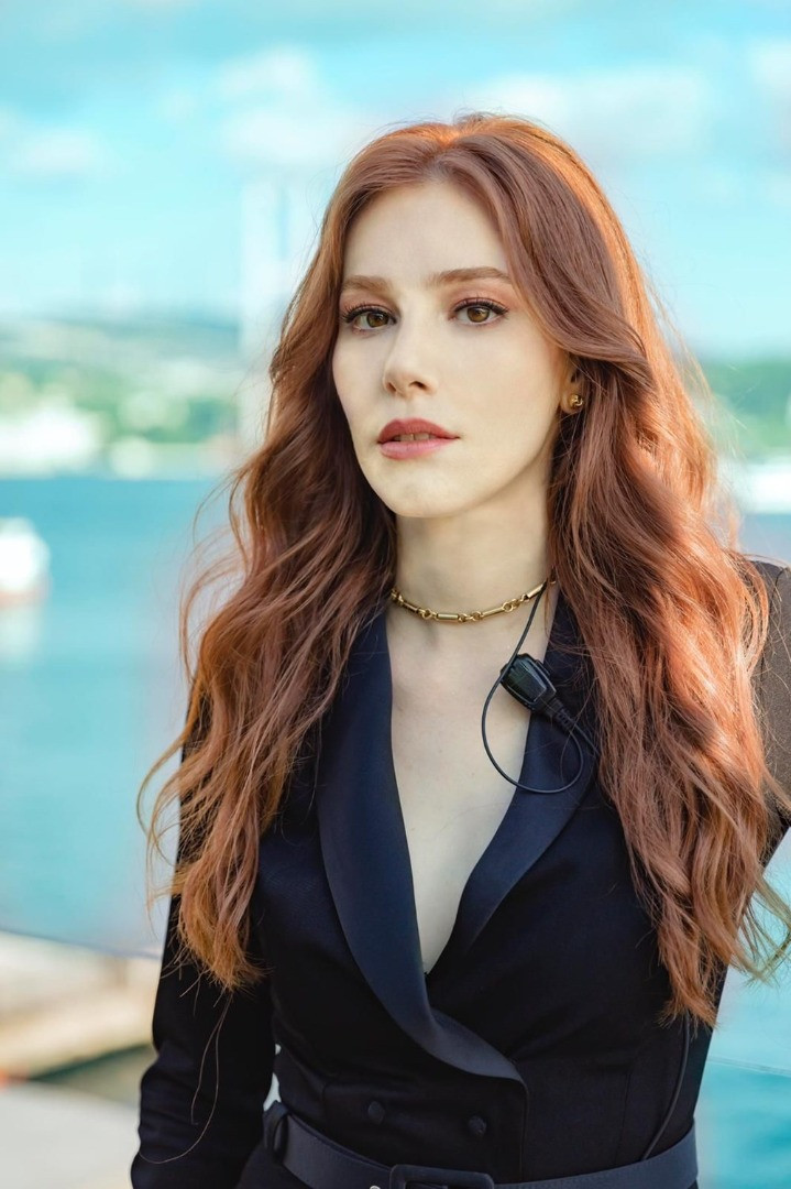 Elçin Sangu'nun yeni saçları olay oldu - Resim: 2