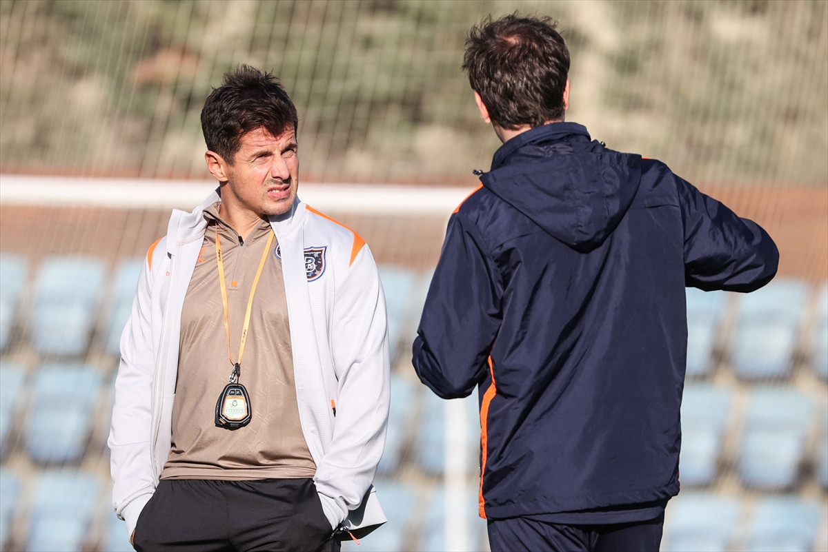 Emre Belözoğlu ilk antrenmanına çıktı - Resim: 12