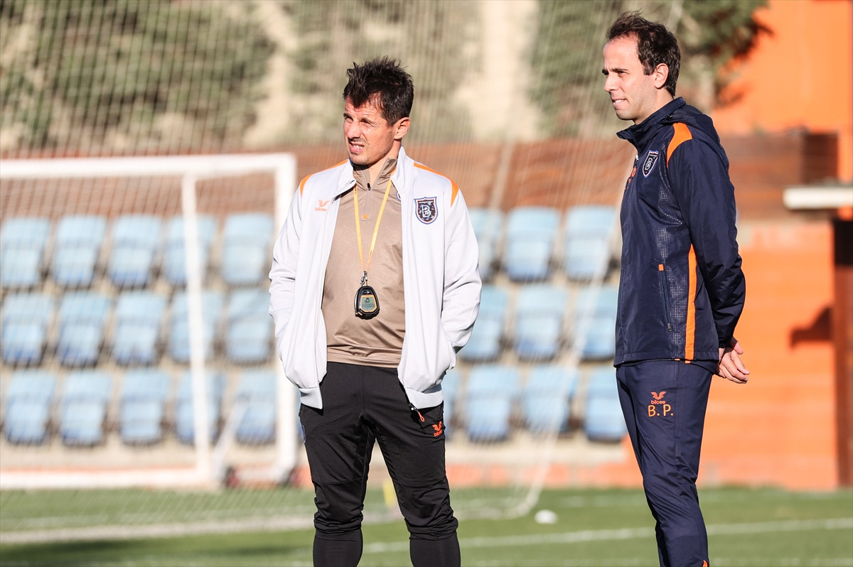 Emre Belözoğlu ilk antrenmanına çıktı - Resim: 11