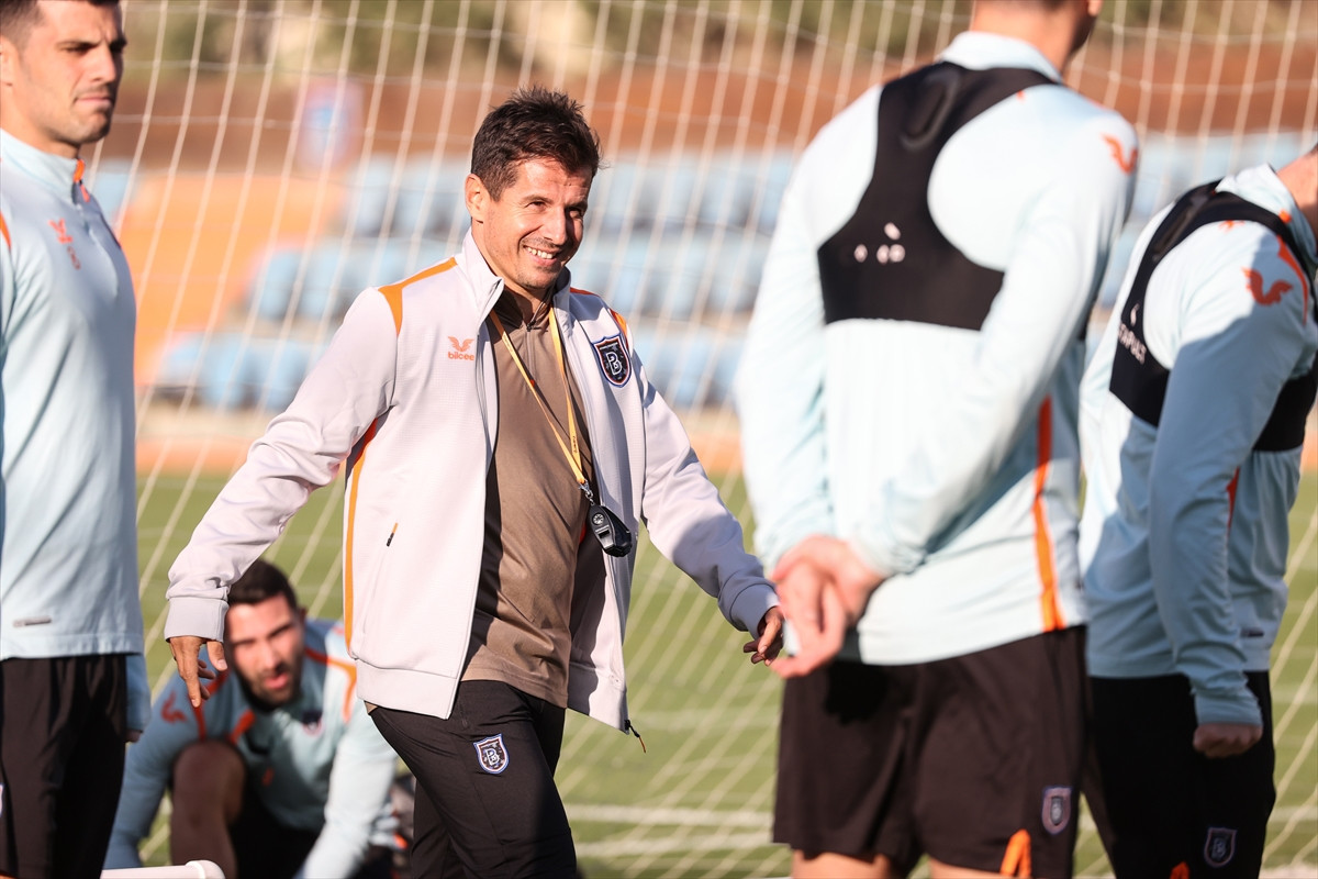 Emre Belözoğlu ilk antrenmanına çıktı - Resim: 2