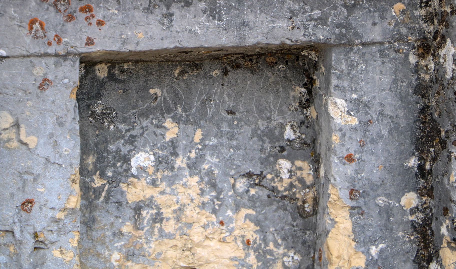 2500 yıllık mezarı define için patlattı - Resim: 4