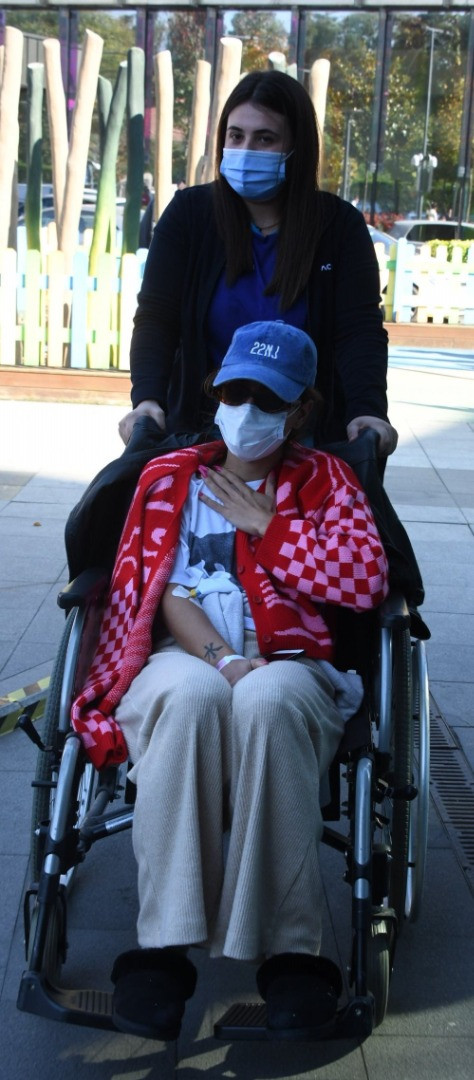 Ünlü oyuncunun tekerlekli sandalyede görüntüleri ortaya çıktı - Resim: 3