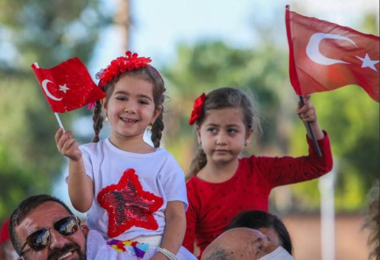 Cumhuriyet'in 98. yılı 81 ilde böyle kutlandı - Resim: 25