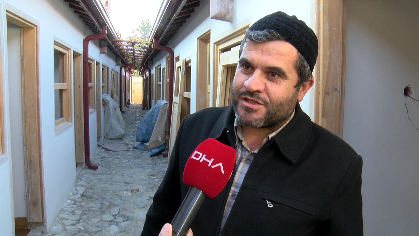 ‘Dünyanın en dar sokağı’ açılıyor. Tıklım tıklım olacak - Resim: 14