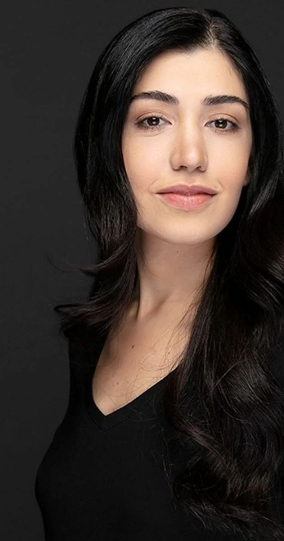 Oya Başar ile Levent Kırca’nın kızı güzelliğiyle herkesi hayran bıraktı. Meğer oyuncuymuş - Resim: 2