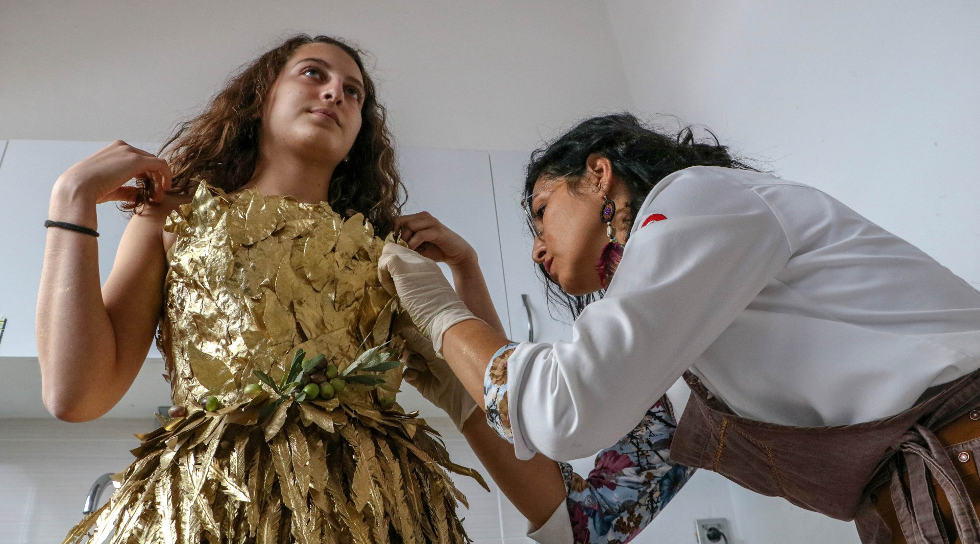 Bu kızların üstündeki elbiseler şekerden ve çikolatadan - Resim: 2