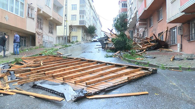 İstanbul'u lodos vurdu. İşte fırtınadan görüntüler - Resim: 17