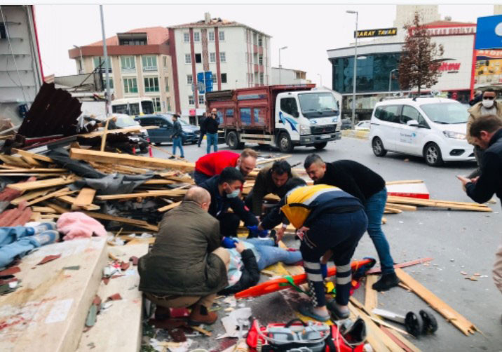 İstanbul'u lodos vurdu. İşte fırtınadan görüntüler - Resim: 12