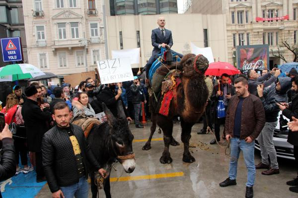 İstanbul'da develi protesto. Görenler gözlerine inanamadı - Resim: 3