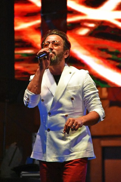 Yılbaşında hangi sanatçı nerede sahne alacak? İşte isim isim o liste - Resim: 39