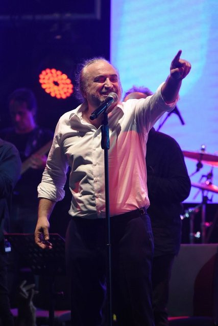 Yılbaşında hangi sanatçı nerede sahne alacak? İşte isim isim o liste - Resim: 2