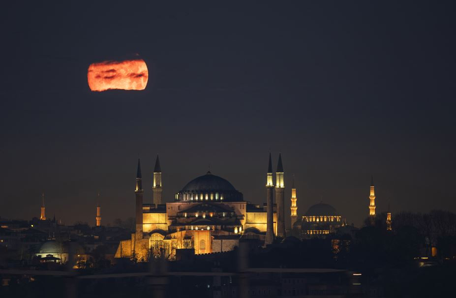 Dolunay İstanbul'da göz kamaştırdı! Ressamın tualinden çıkmış gibi... - Resim: 2