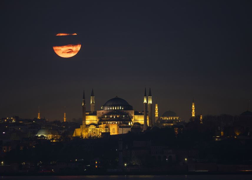 Dolunay İstanbul'da göz kamaştırdı! Ressamın tualinden çıkmış gibi... - Resim: 3