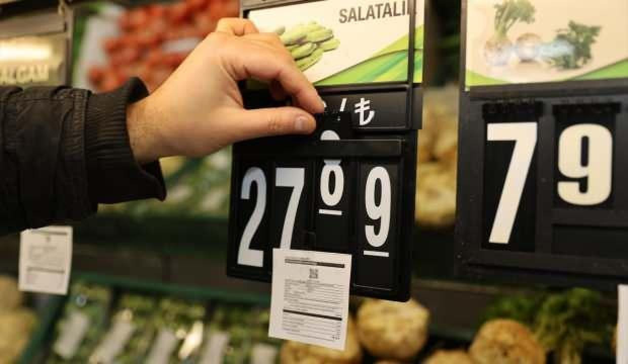 Kabine bugün toplanıyor. Masada elektrik faturaları var - Resim: 6