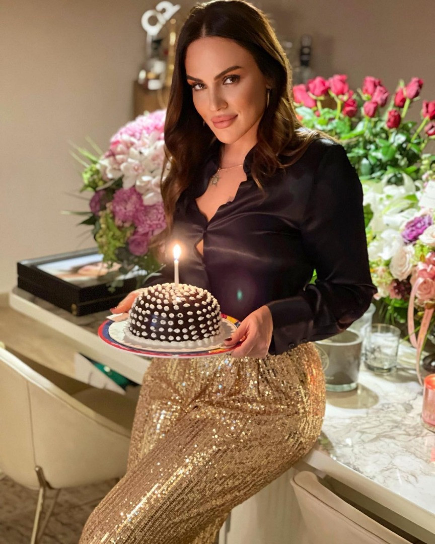 Buket Aydın 2 milyon TL'ye reklam yüzü oldu - Resim: 13