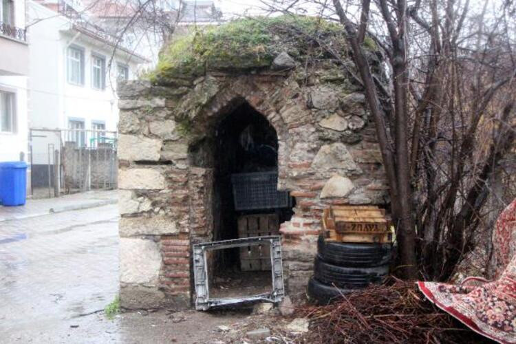 622 yıllık hamam ardiye oldu - Resim: 7