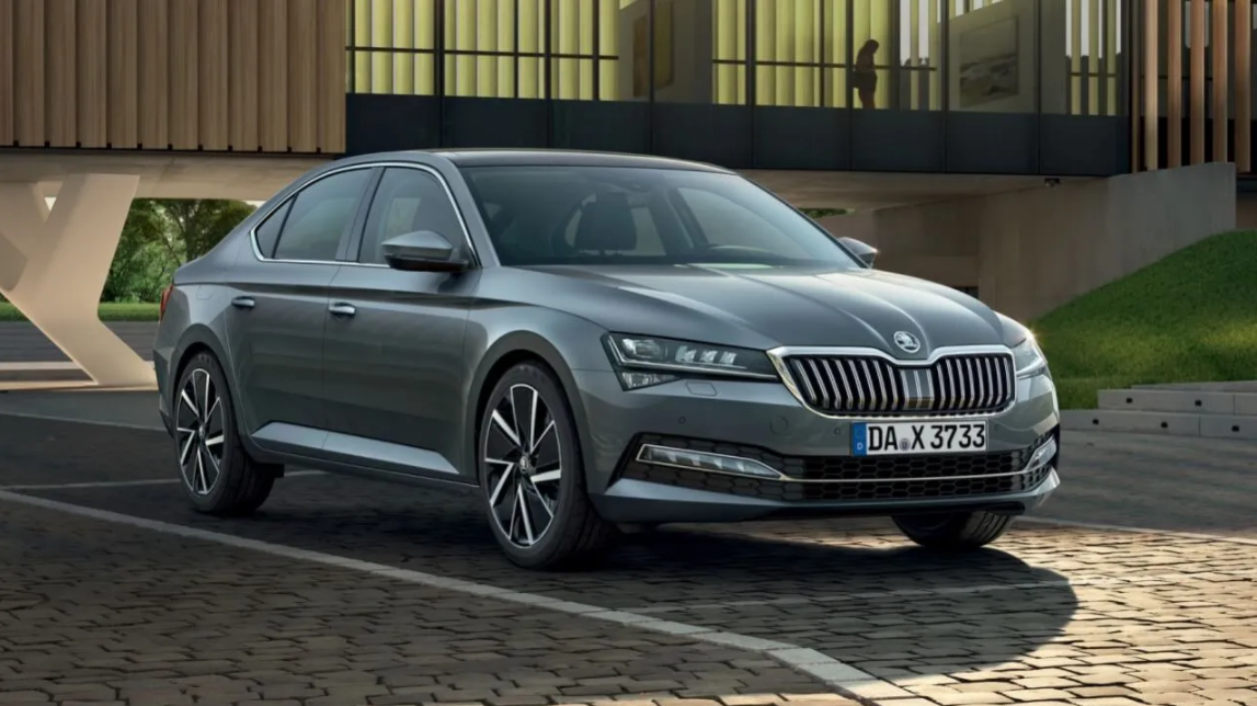 Bu fiyata Skoda Superb'i kaçırmayın! İndirim sadece 15 gün geçerli... - Resim: 10