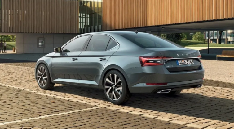 Bu fiyata Skoda Superb'i kaçırmayın! İndirim sadece 15 gün geçerli... - Resim: 3